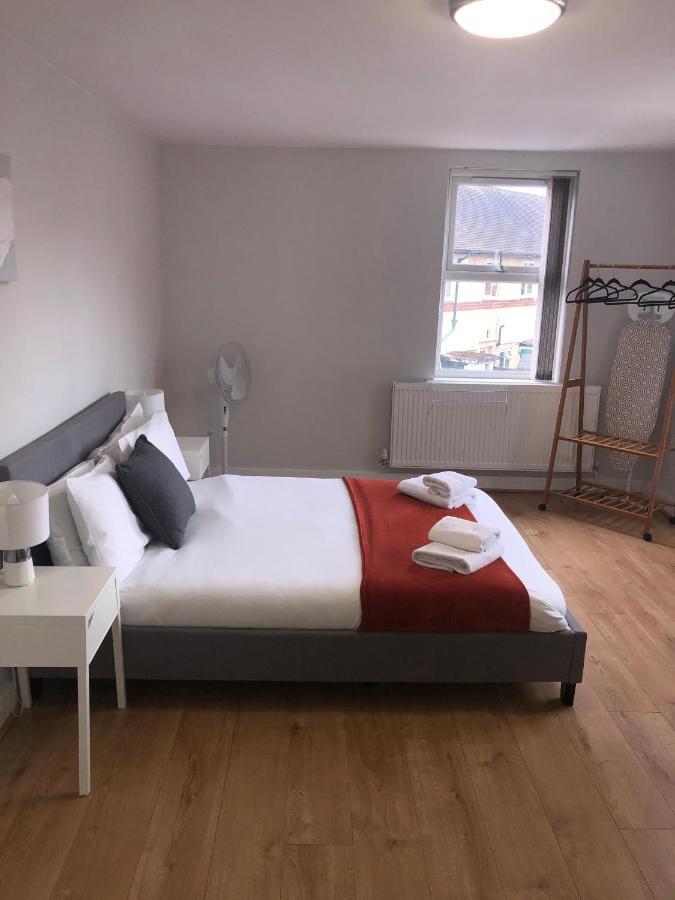 2 Bedroom Large First Floor Apartment With Free Parking Loughborough Exterior foto